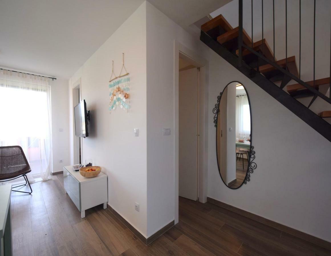 Apartments Medna Čižići Bagian luar foto