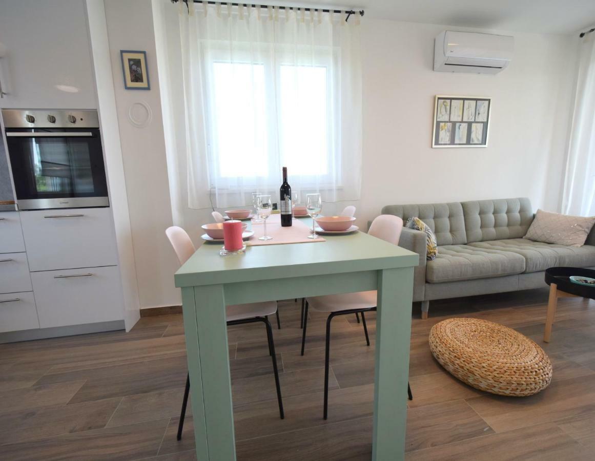Apartments Medna Čižići Bagian luar foto