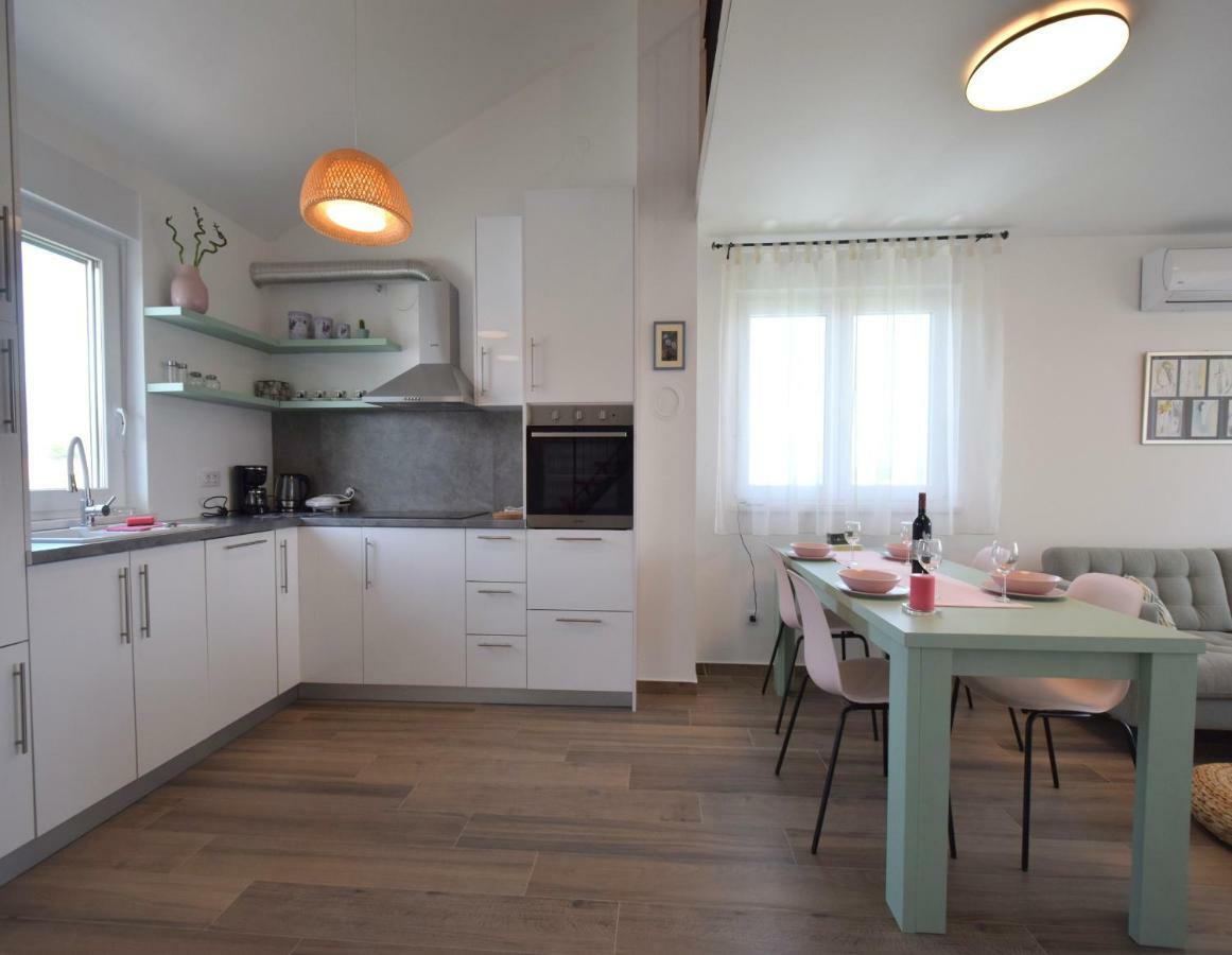 Apartments Medna Čižići Bagian luar foto