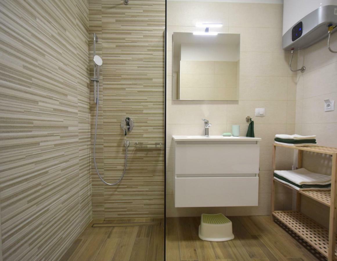 Apartments Medna Čižići Bagian luar foto