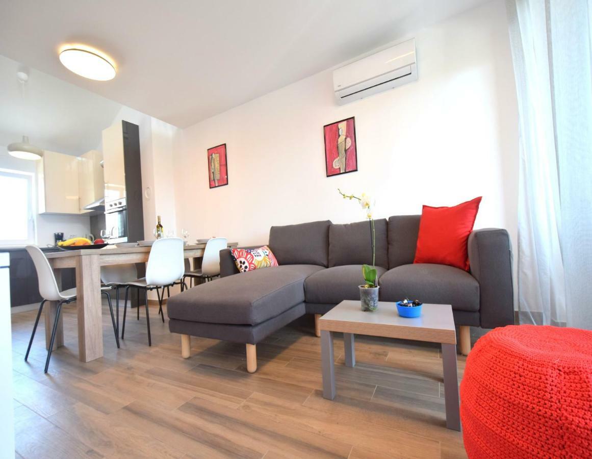 Apartments Medna Čižići Bagian luar foto