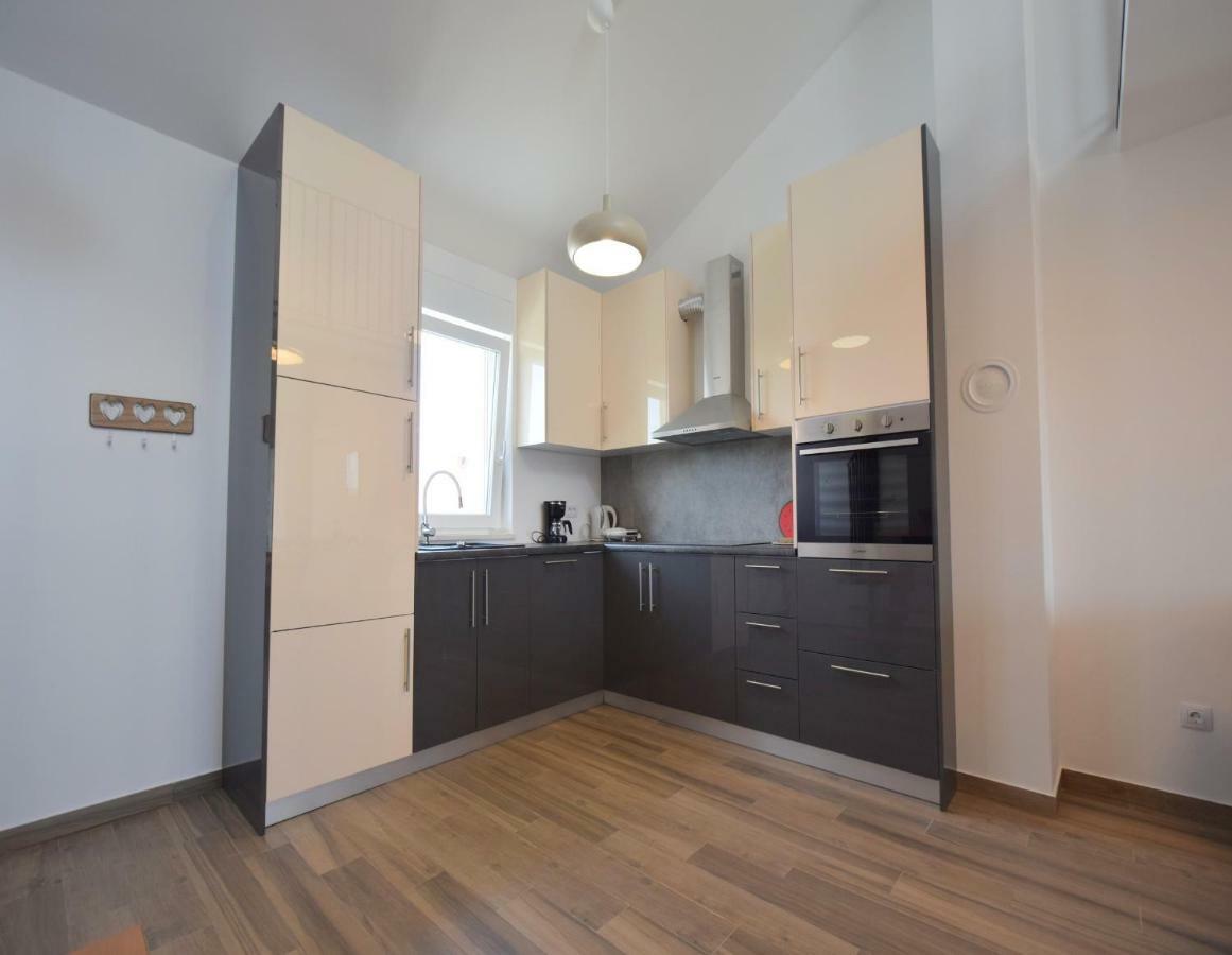 Apartments Medna Čižići Bagian luar foto
