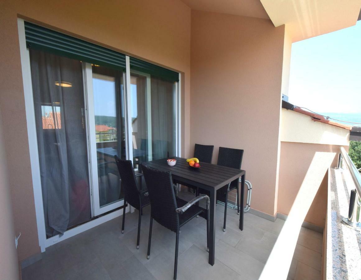 Apartments Medna Čižići Bagian luar foto