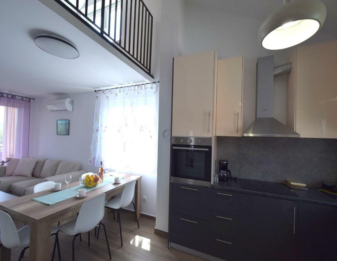 Apartments Medna Čižići Bagian luar foto