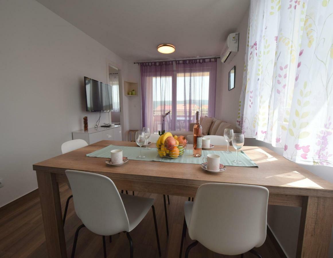 Apartments Medna Čižići Bagian luar foto
