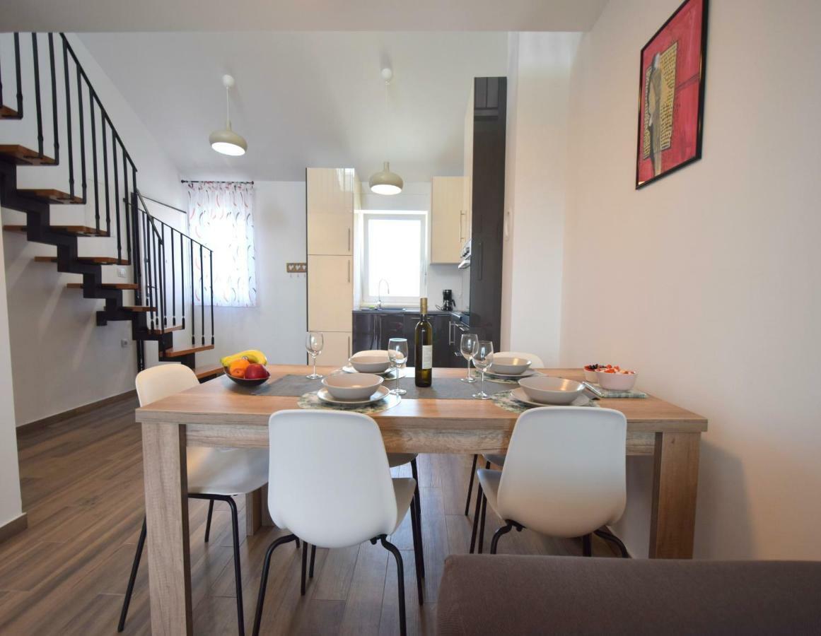 Apartments Medna Čižići Bagian luar foto